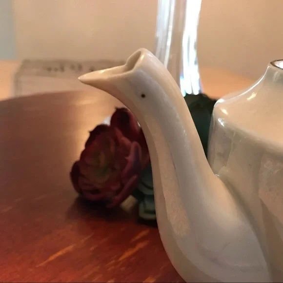 Made in Japan Tea Pot with Rose Design - Picture 10 of 13